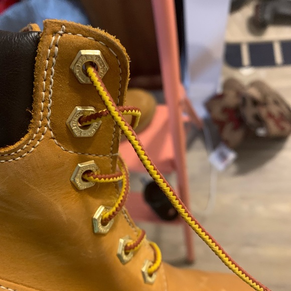 Size 7.5 like new authentic Original Timberland boots 🥾 - Picture 9 of 9